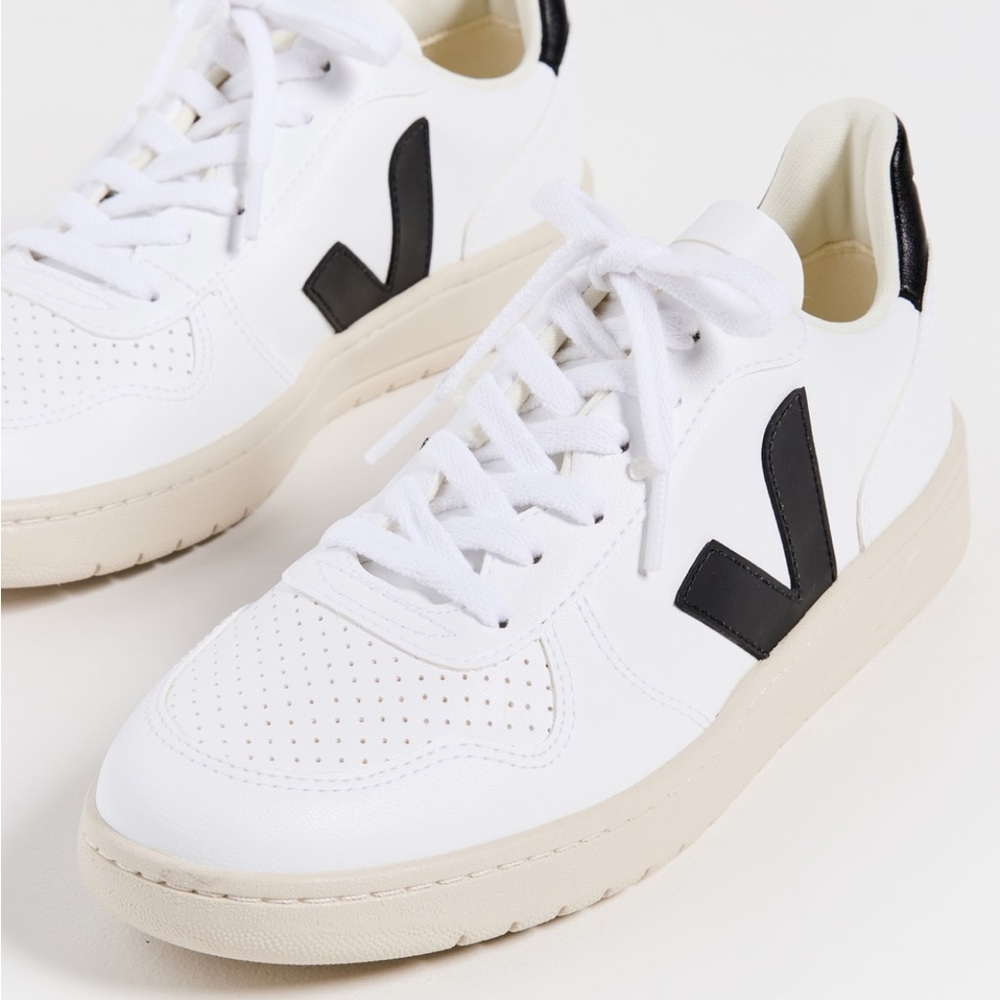 Veja V-10 Sneakers Eur 38 (white/black faux leather)